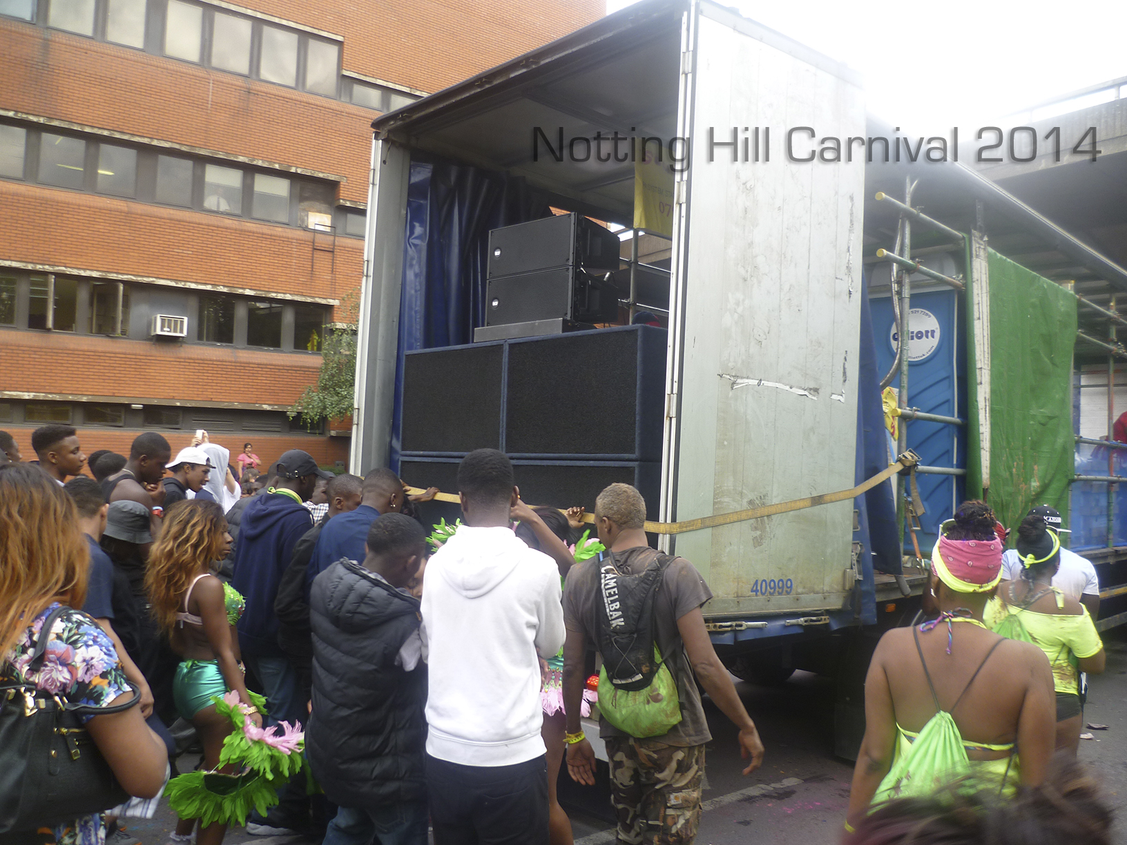 Notting-Hill-Carnival-2014-Float-RCF-Sound-System-5